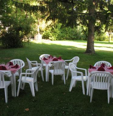 Val Des Bois Bed & Breakfast Warmeriville ภายนอก รูปภาพ